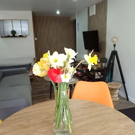 아파트 Maison Jardin Est Parking