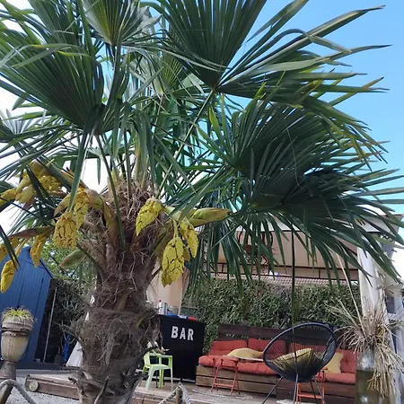 Maison Jardin Est Parking 아파트